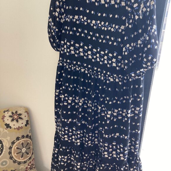 Ann Taylor Petite Floral Print Lined Maxidress - Picture 5 of 6
